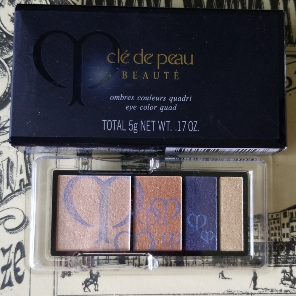 Cle de Peau Eye Color Quad
